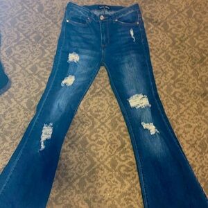 I am selling these jeans and I have only worn them one or two